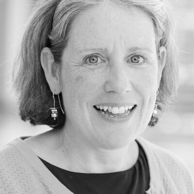 Dr Barbara Whelan